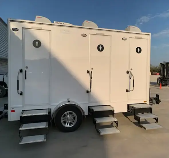 4 Stall Restroom Trailer Exterior 2