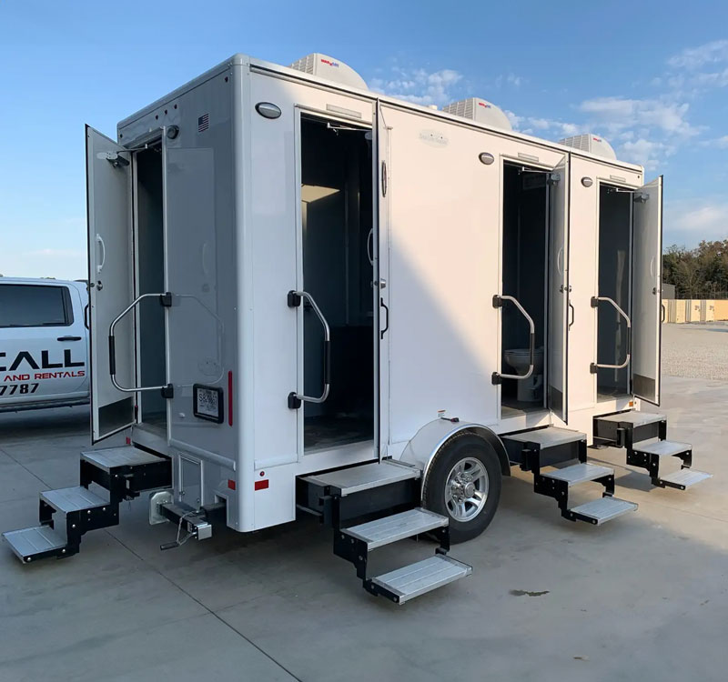 4 Stall Restroom Trailer Exterior 4.jpg