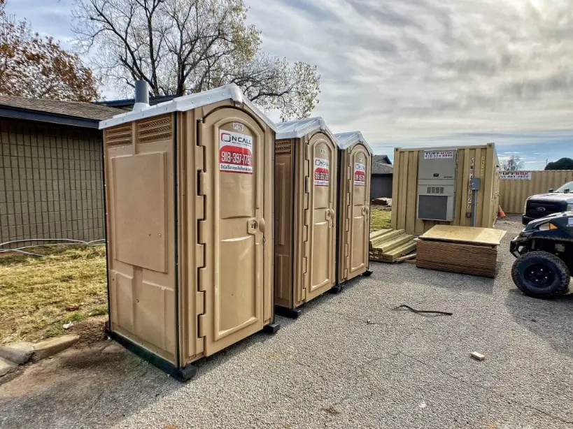 Sandy-Park-Apts-On-Call-Services-High-Rise-Restrooms
